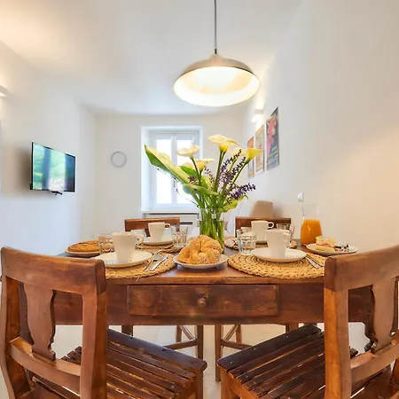 Sisters' House Appartamento Varenna