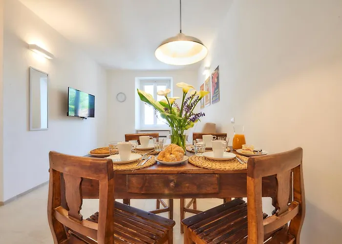 Sisters' House Apartment Varenna