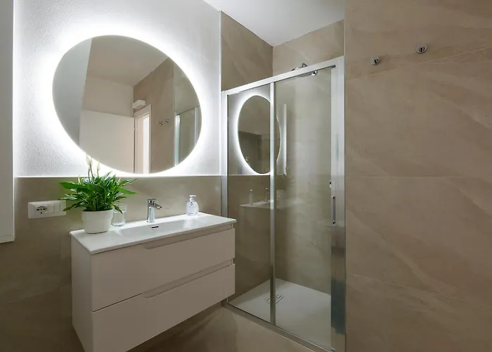 Apartment Sisters' House *