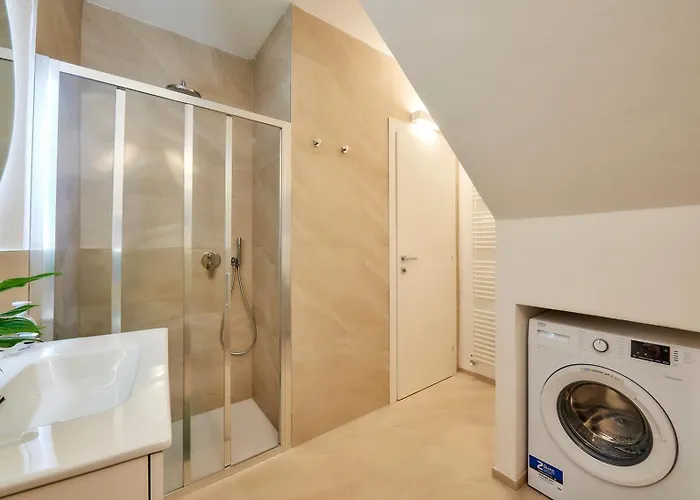 Sisters' House Varenna