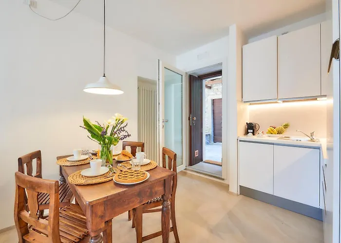 Sisters' House Varenna