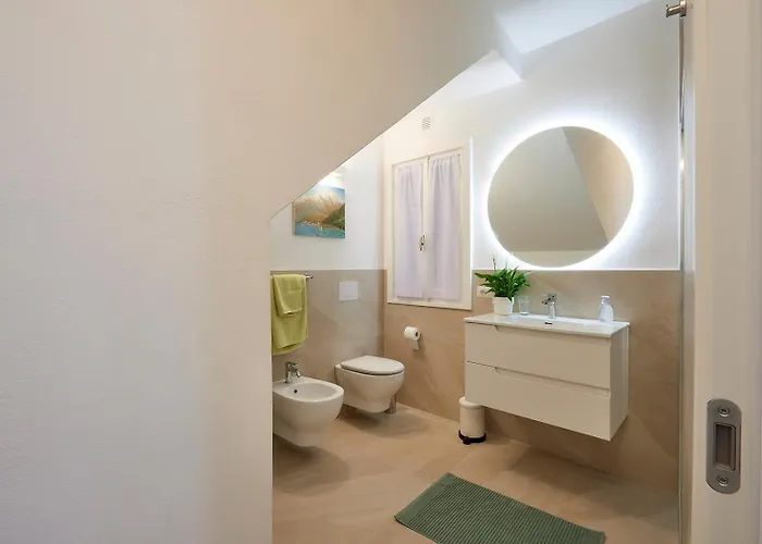 Sisters' House Apartment Varenna