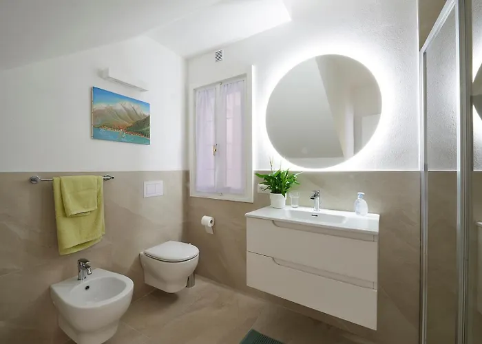 Sisters' House Apartment Varenna